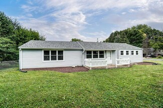 3212 Wendover Rd, Fort Wayne, IN 46809