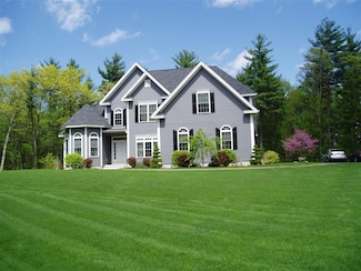 14 Briar Ct, Hooksett, NH 03106