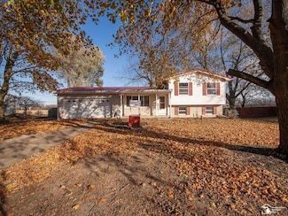 5679 Catawba Dr, Adrian, MI 49221