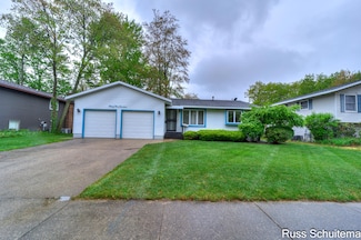 3319 Davis Rd, Norton Shores, MI 49441