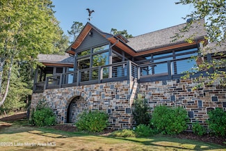 58 S Point Dr, Alexander City, AL 35010