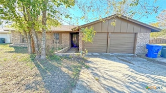 902 Holly St, Copperas Cove, TX 76522