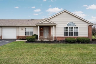 2400 Sutton Dr, Temperance, MI 48182
