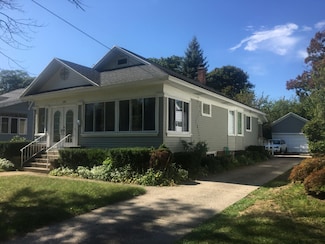 1288 Palmer Ave, Muskegon, MI 49441