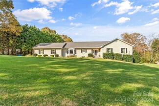 2110 E Winds Ave, Morganton, NC 28655