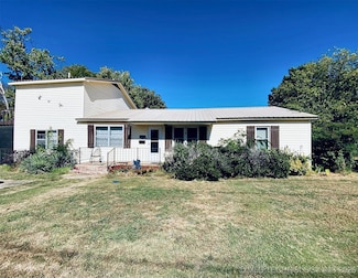 521 W Hickory St, Stilwell, OK 74960