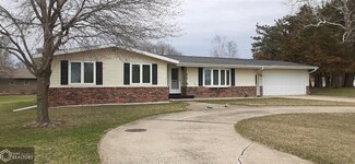 312 W Maple St, Hubbard, IA 50122