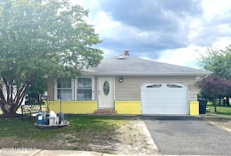 339 Curacao St, Toms River, NJ 08757