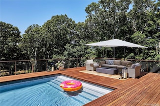 11925 Soundview Ave, Southold, NY 11971