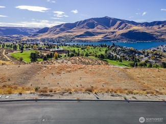 925 Long Dr, Chelan, WA 98816