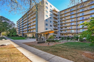 10301 Lake Ave Unit 703, Cleveland, OH 44102