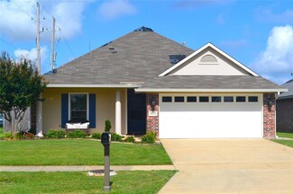 5032 General Polk Dr, Bossier City, LA 71112