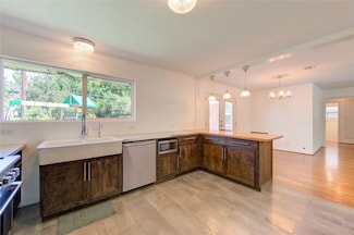 4538 Warm Springs Rd, Houston, TX 77035