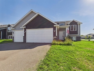 425 Eagle St NW, Isanti, MN 55040