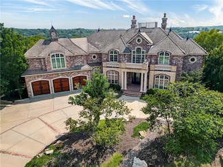 27596 W Highland Cir, Olathe, KS 66061