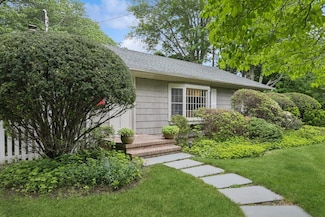 14 Cooper Ln, East Hampton, NY 11937