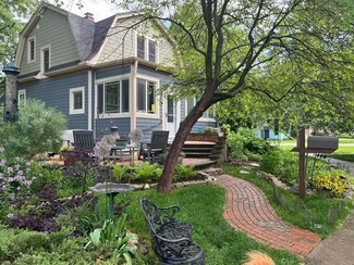 3535 Woodside Ave, Brookfield, IL 60513