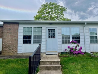 404 Woodbridge Dr Unit 404B, Ridge, NY 11961