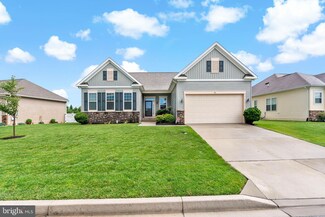 146 Serpentine Way, Martinsburg, WV 25405