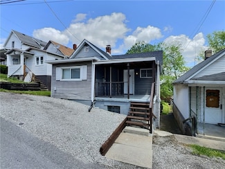 131 Elizabeth St, Washington, PA 15301