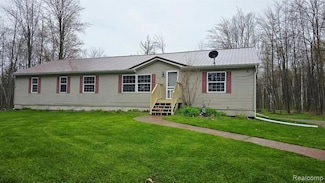 5303 Dove Rd, Kimball, MI 48074