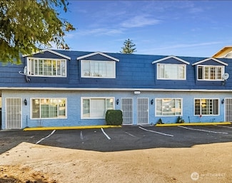 21825 30th Ave S, Des Moines, WA 98198