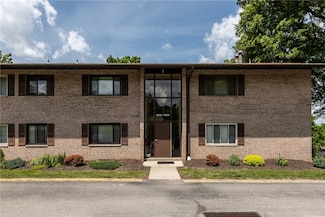 1019 Sanlin Dr, Coraopolis, PA 15108