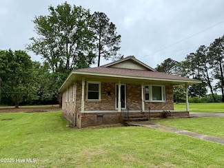 208 W Gray St, Windsor, NC 27983