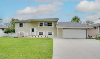 324 Cherry Ct, West Fargo, ND 58078