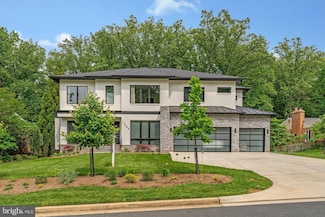 1564 Forest Villa Ln, McLean, VA 22101