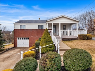 133 Convair Dr, Coraopolis, PA 15108
