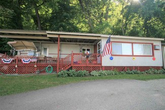 1110 N Front St Unit 21, Lansing, IA 52151