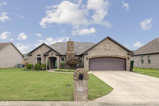 421 Brookstone Dr, Jonesboro, AR 72404