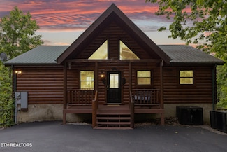 2105 McCarter Dr, Sevierville, TN 37862