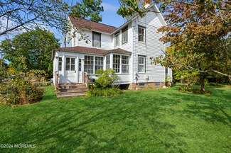 36 Academy St, Farmingdale, NJ 07727