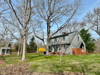 32 MacHipscat Trail, Vineyard Haven, MA 02568