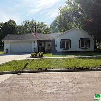 703 S Greene St, Rock Rapids, IA 51246