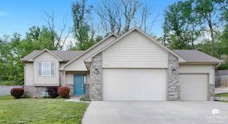 4717 Plumthicket Dr, Manhattan, KS 66503