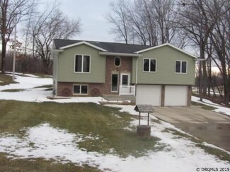 231 Jule Ave, East Dubuque, IL 61025