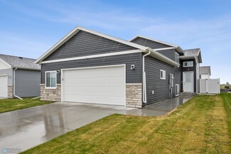 6738 Joseph St, Horace, ND 58047