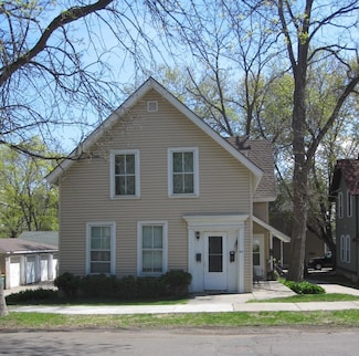 517 2nd St S Unit 2, Stillwater, MN 55082