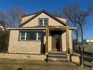 715 Thrush Ave, West Hempstead, NY 11552