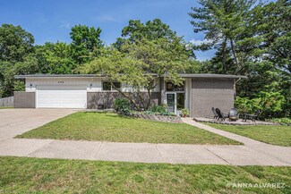 3708 Keeweenaw Dr NE, Grand Rapids, MI 49525