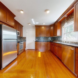 319 School St Unit 2, Watertown, MA 02472