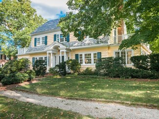 20 Locke Rd, Waban, MA 02468
