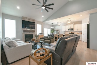 8915 S 75th St, Lincoln, NE 68516