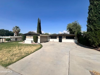 38710 Yucca Tree St, Palmdale, CA 93551