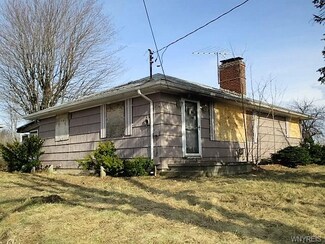 10482 Sisson Hwy, Eden, NY 14057