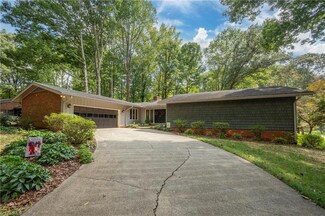 107 Nutwood Dr, Jamestown, NC 27282
