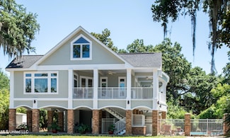 1085 Bayview Ave, Biloxi, MS 39530